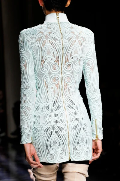 Look 27